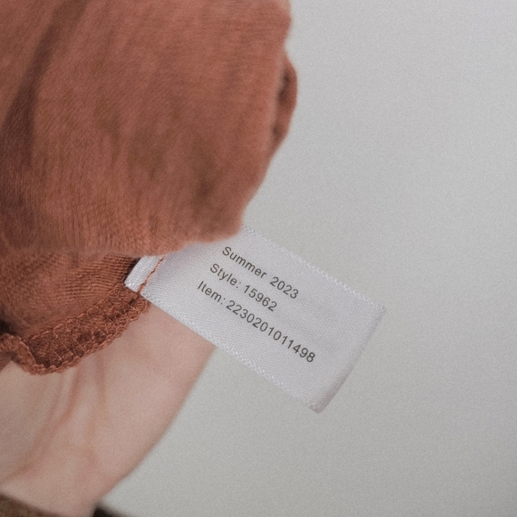 NWT Marine Layer Dylan Smocked Sleeveless Tank Tank in Baked Clay - Picture 8 of 8